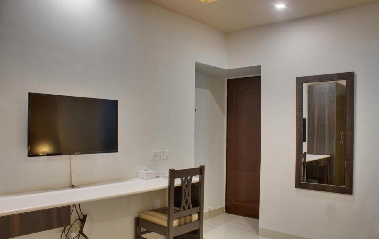 מומביי Hotel Galaxy Comforts מראה חיצוני תמונה