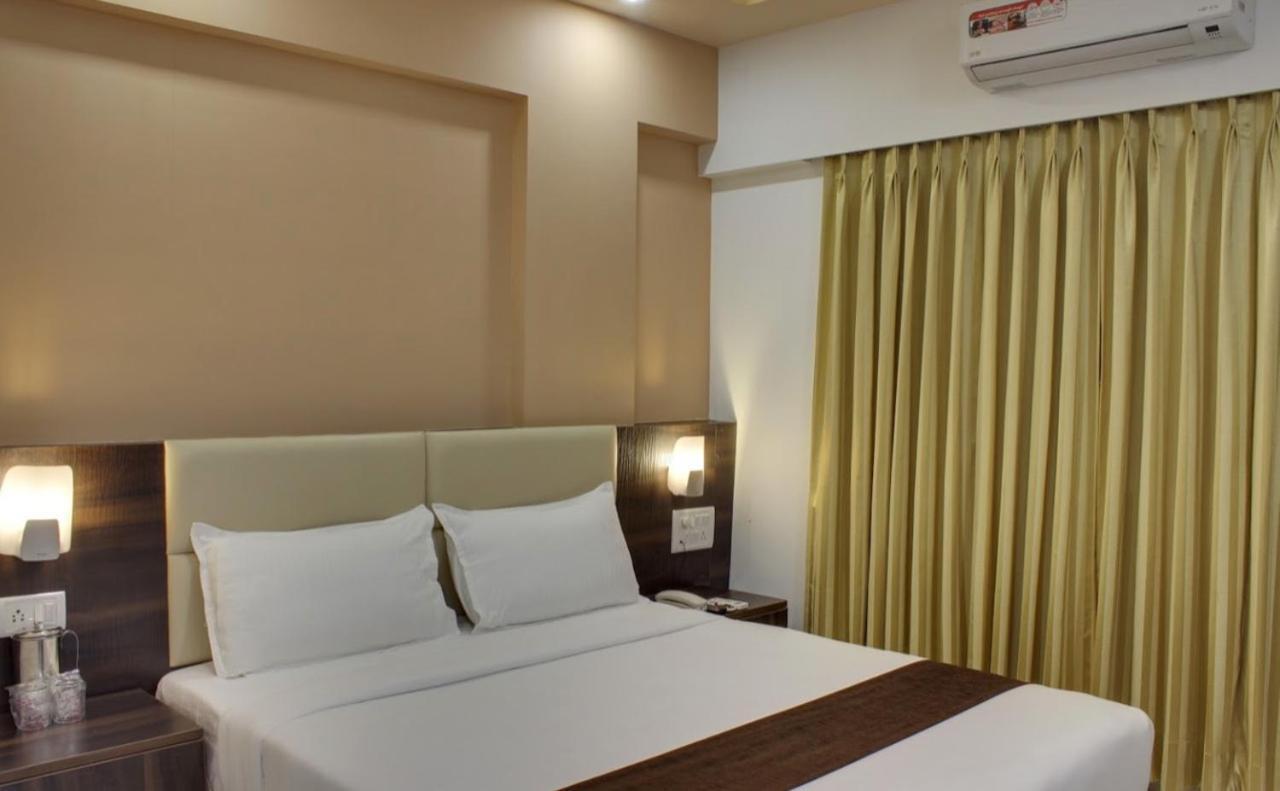 מומביי Hotel Galaxy Comforts מראה חיצוני תמונה