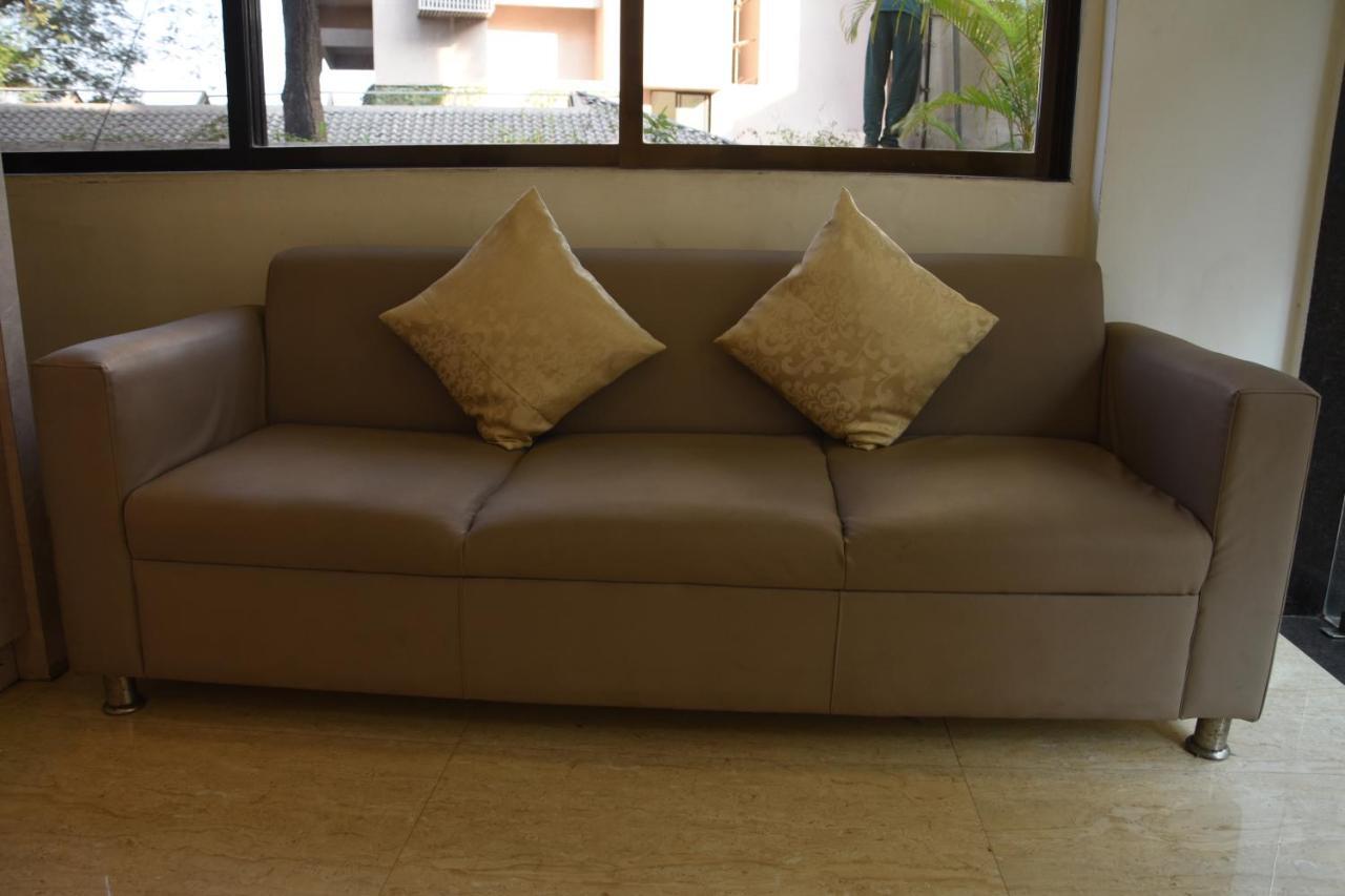 מומביי Hotel Galaxy Comforts מראה חיצוני תמונה