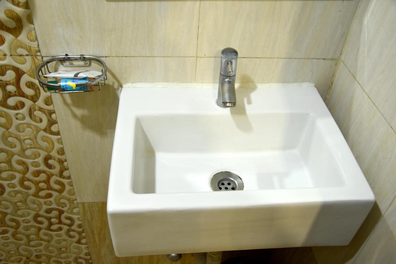 מומביי Hotel Galaxy Comforts מראה חיצוני תמונה