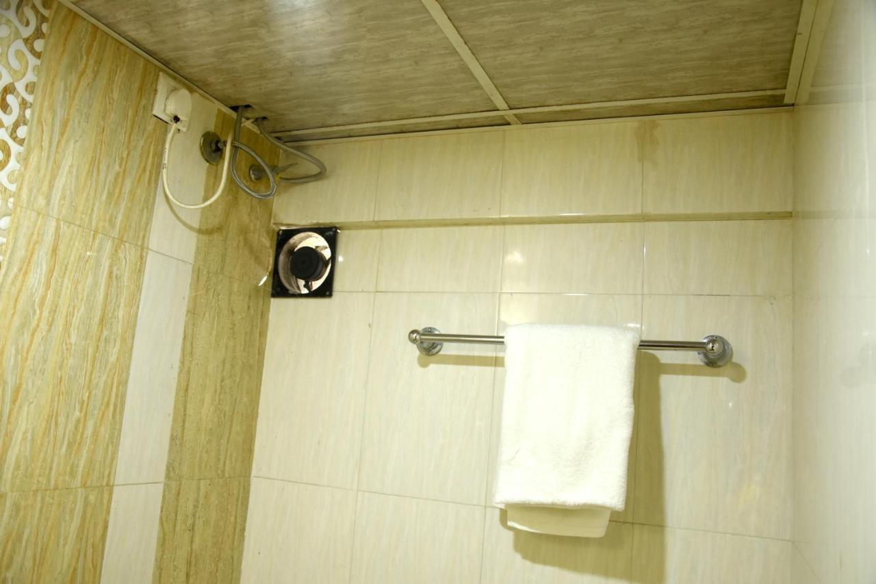 מומביי Hotel Galaxy Comforts מראה חיצוני תמונה