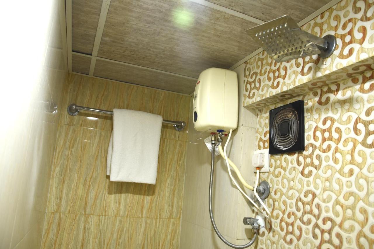 מומביי Hotel Galaxy Comforts מראה חיצוני תמונה